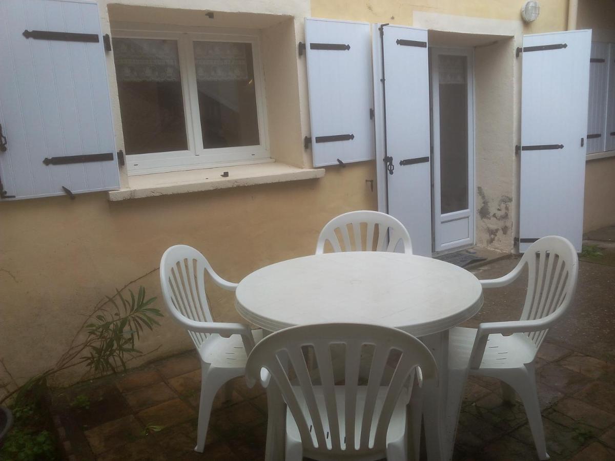 Maison De Village Entre Mer Et Montagne Roujan Kültér fotó